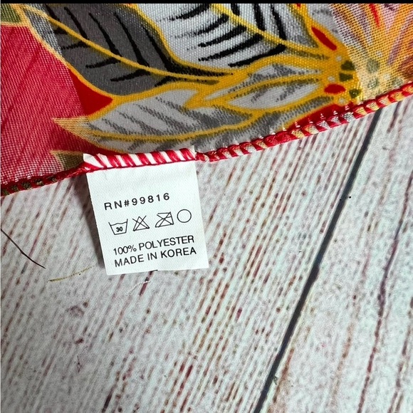 Vintage Christmas Poinsettia Flower Scarf - Picture 5 of 5